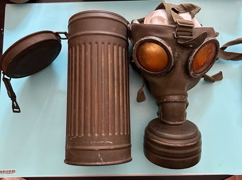 Maschera antigas militare